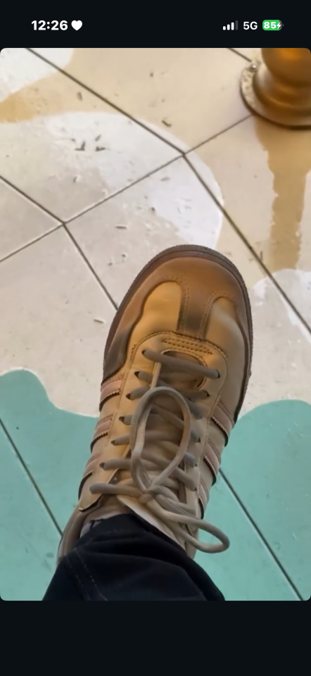 洗鞋工作照片