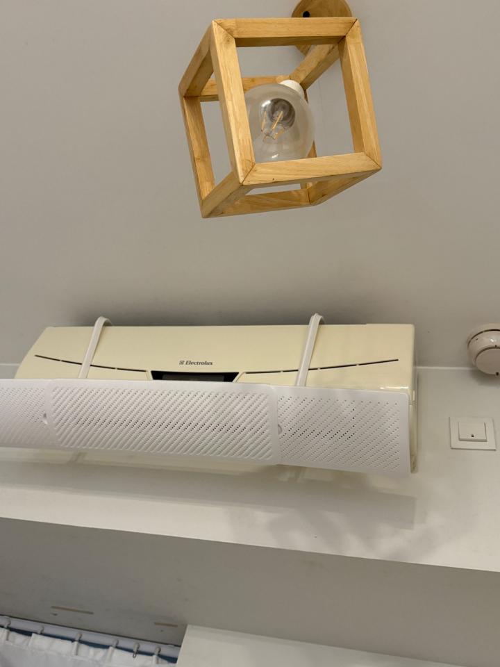 冷氣維修工作照片