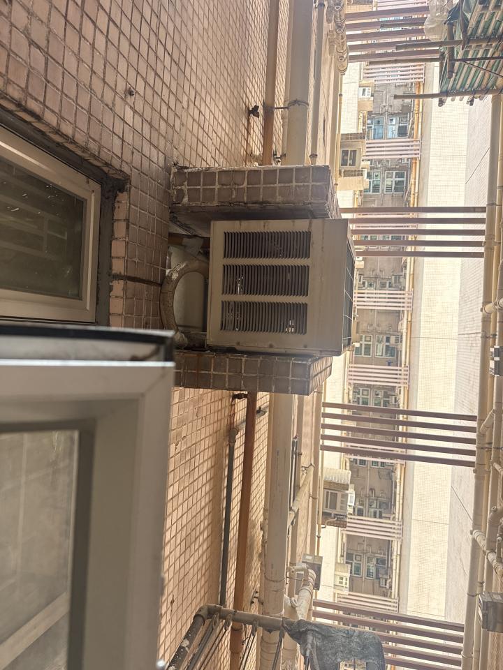 冷氣維修工作照片