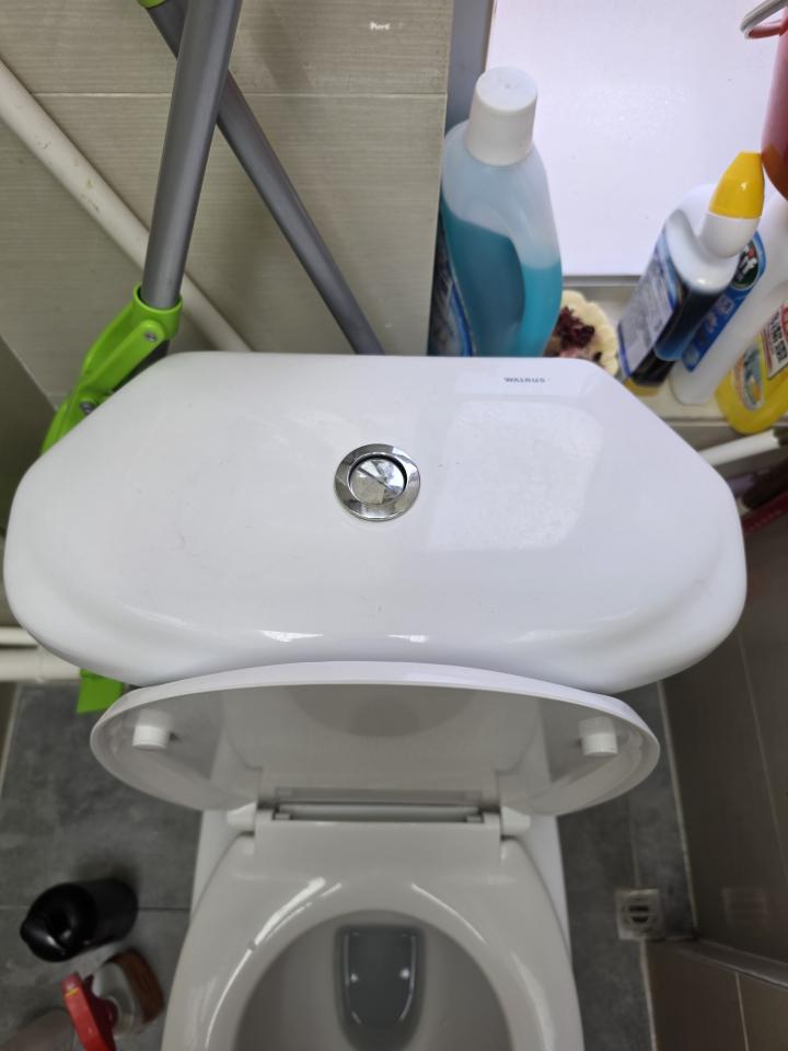 馬桶安裝工作照片
