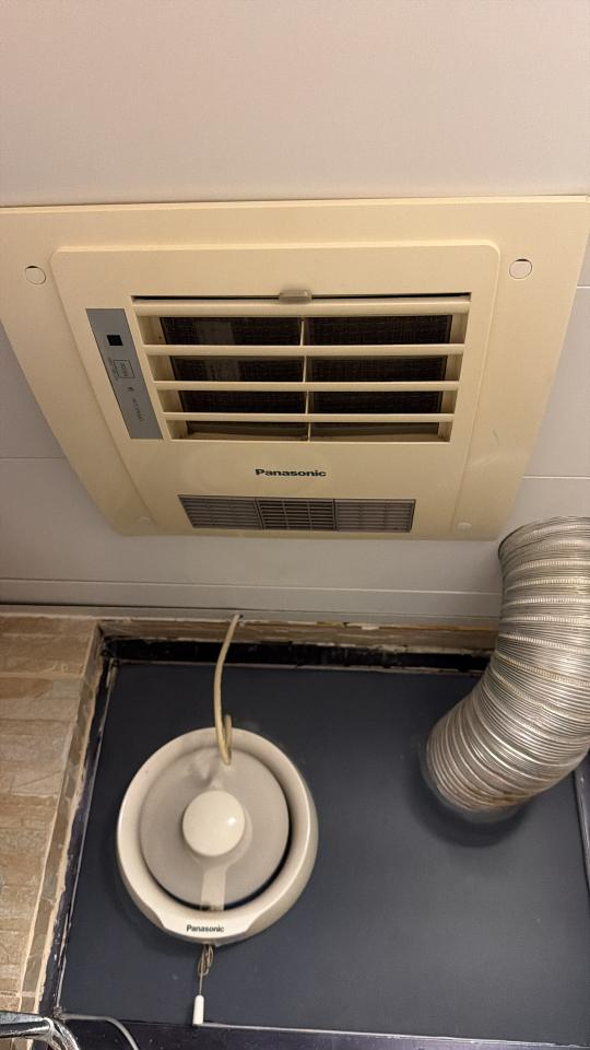 浴室寶安裝工作照片