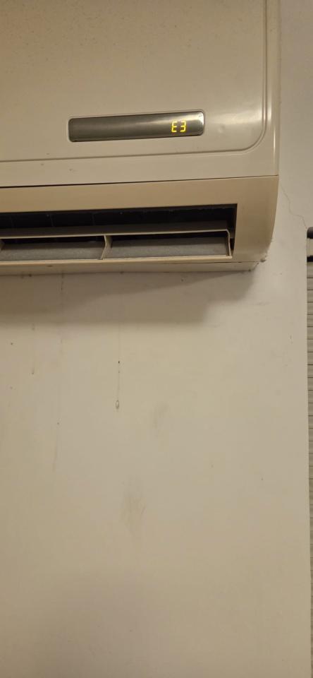 冷氣維修工作照片
