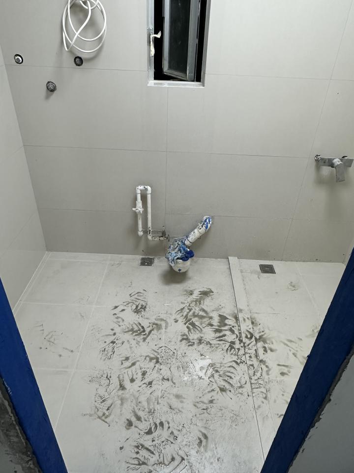 馬桶安裝工作照片