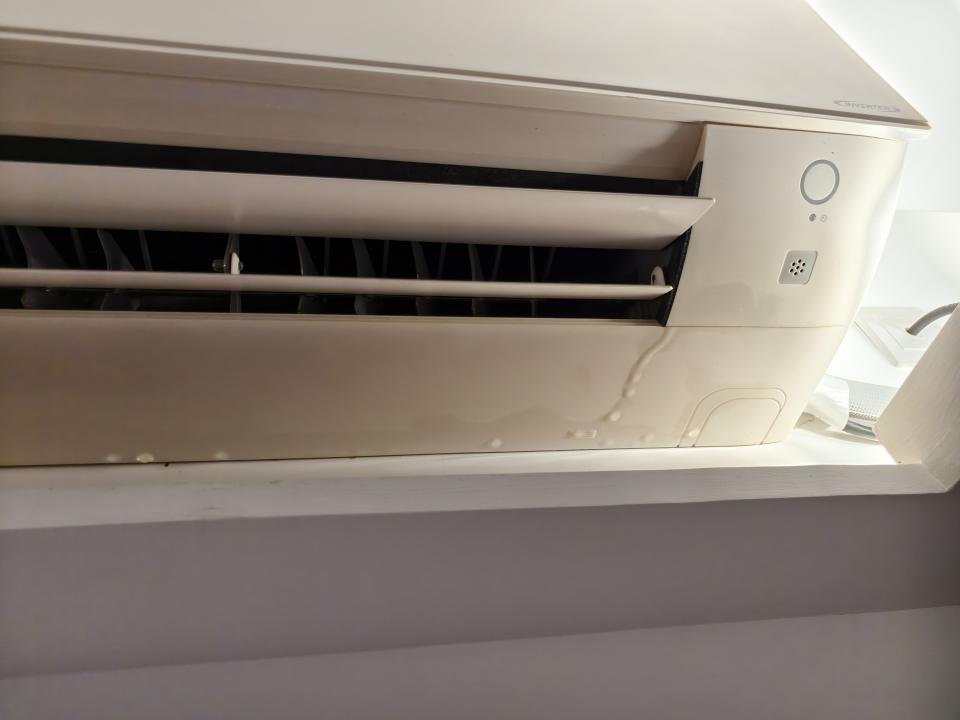 冷氣維修工作照片