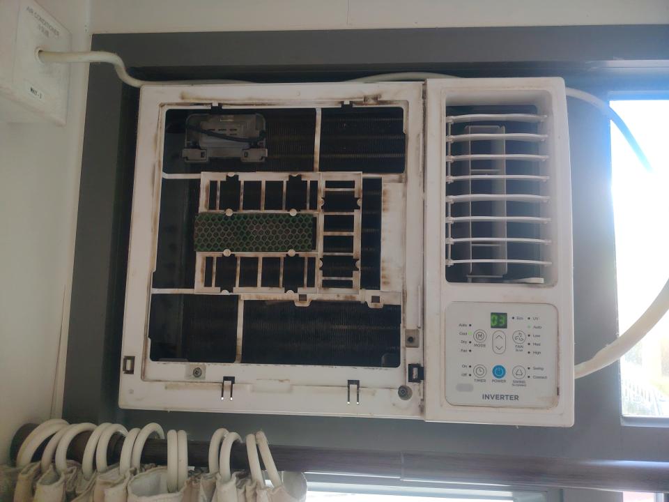冷氣維修工作照片
