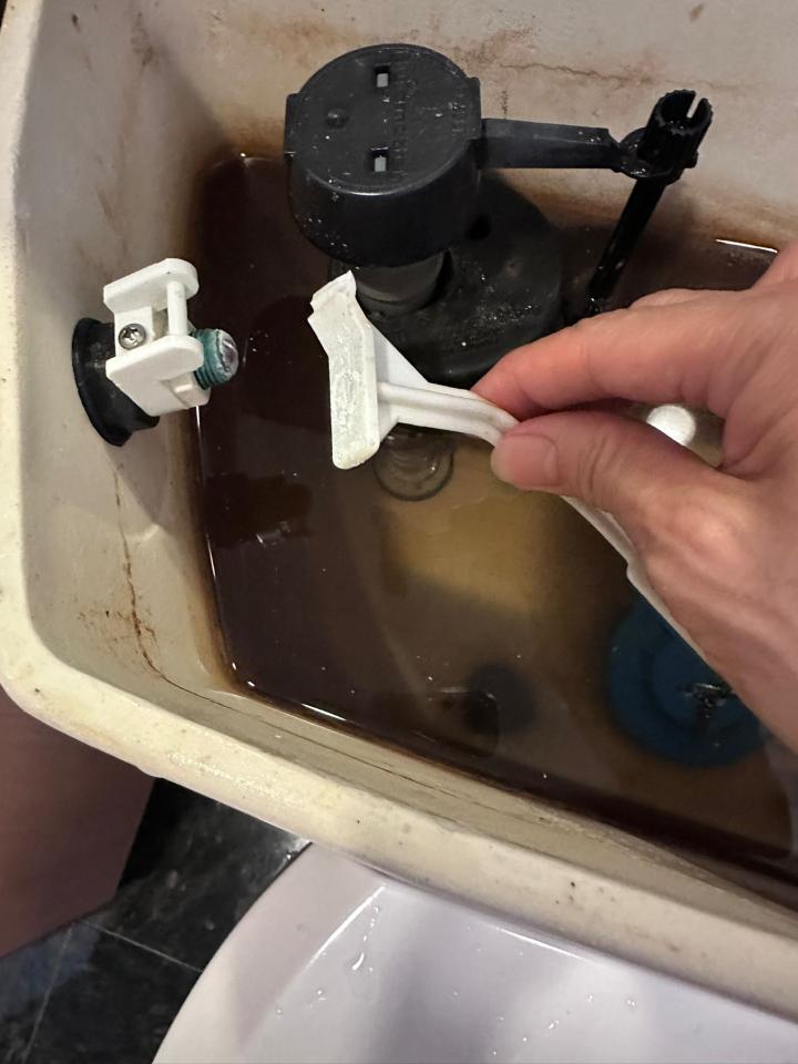 馬桶安裝工作照片