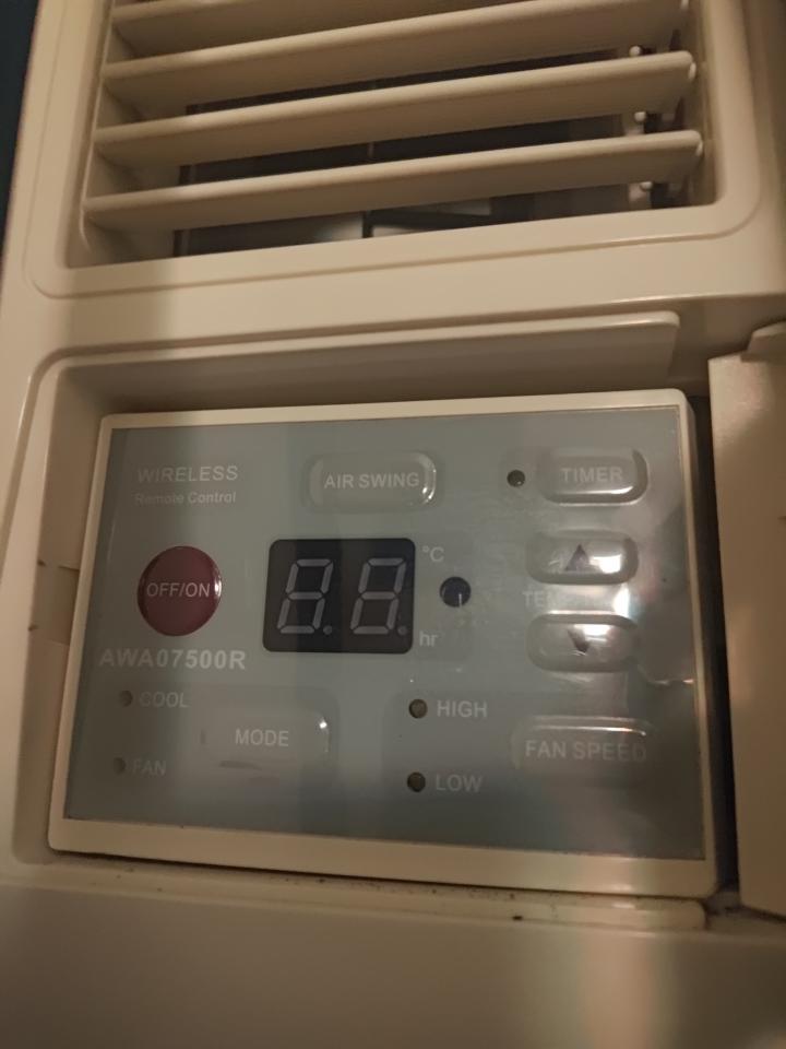 冷氣維修工作照片