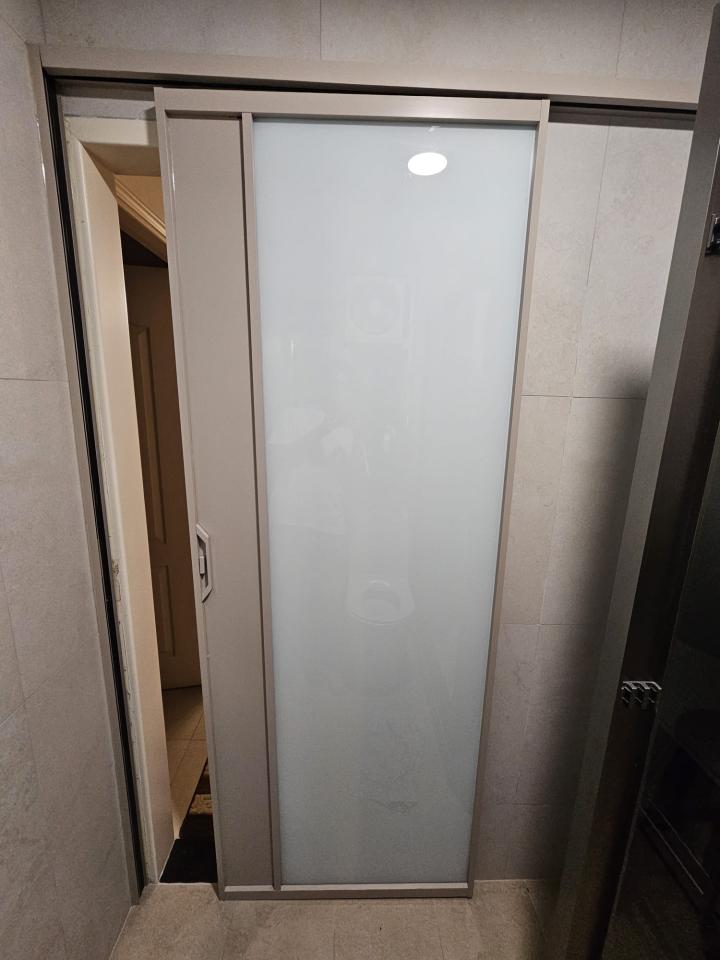 Door repairJob photo