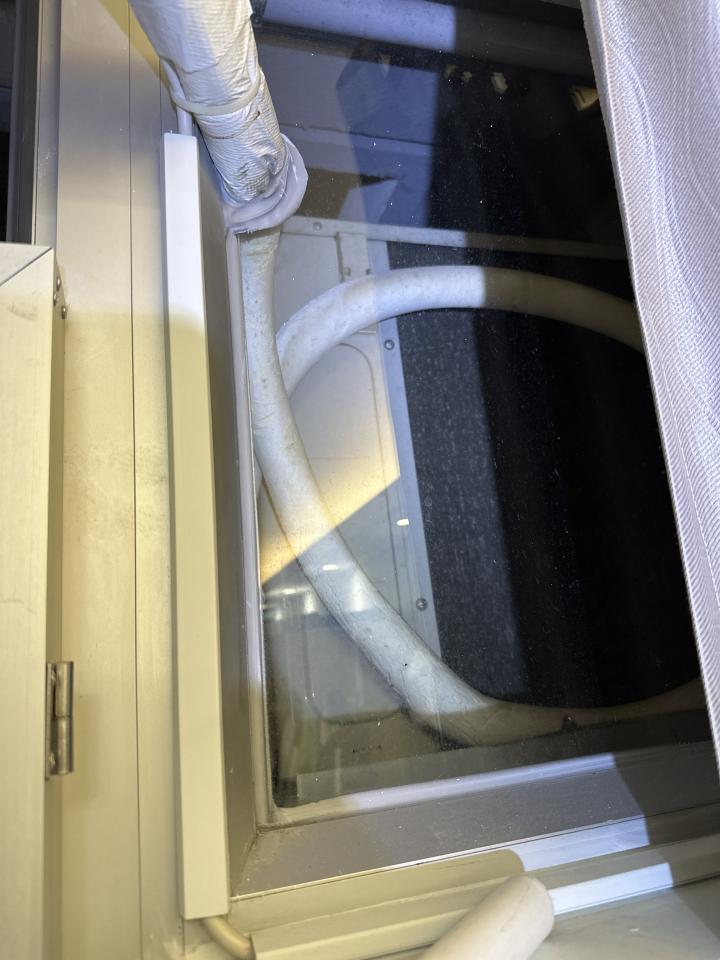 冷氣維修工作照片