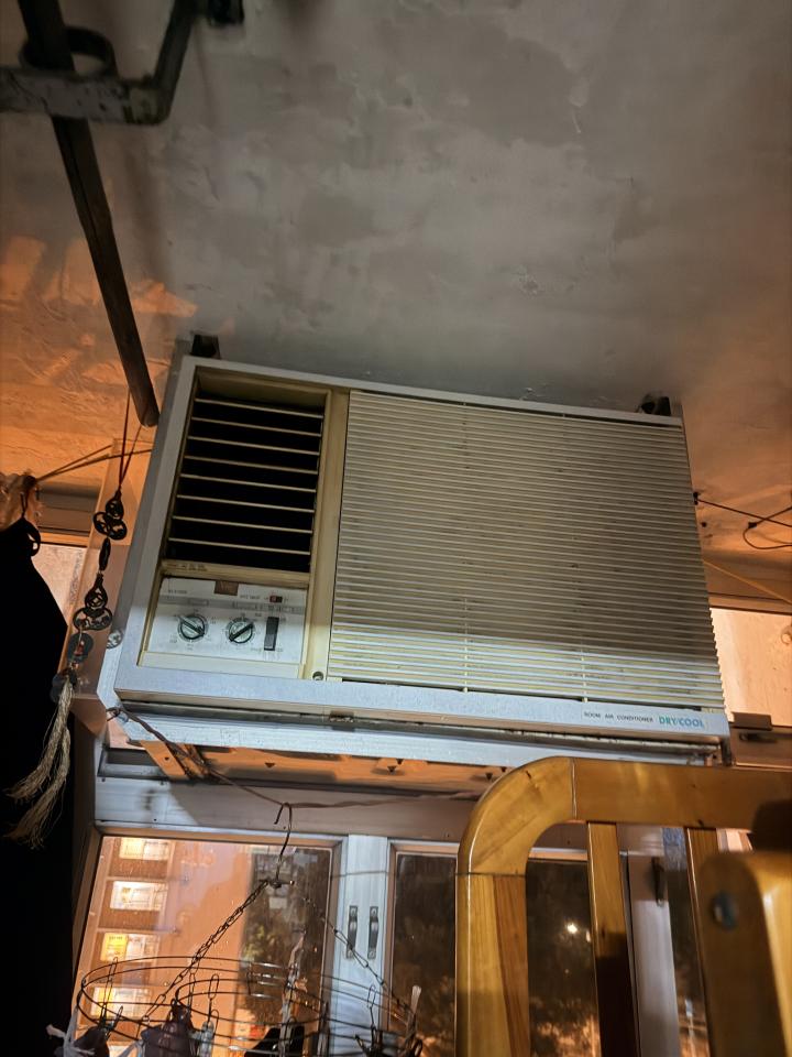 冷氣維修工作照片
