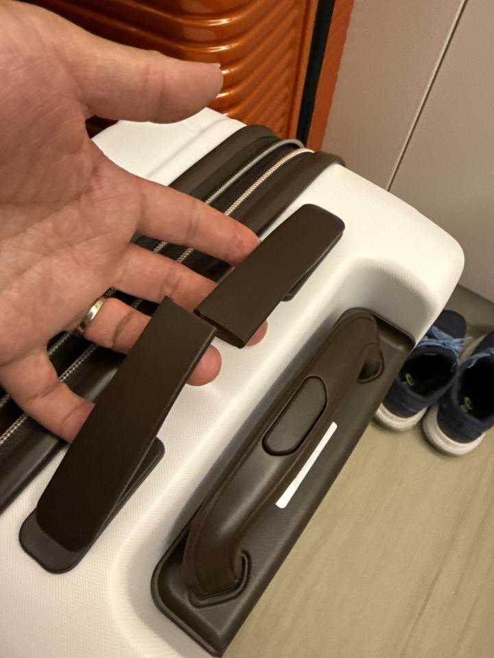 行李箱維修工作照片