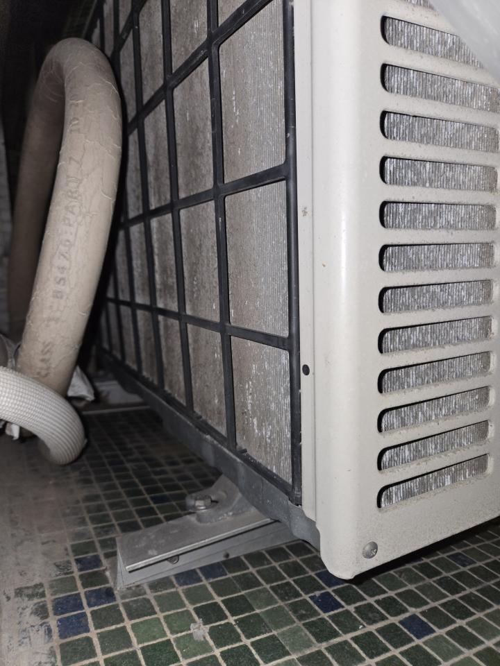 冷氣維修工作照片