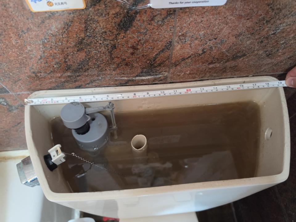 馬桶安裝工作照片