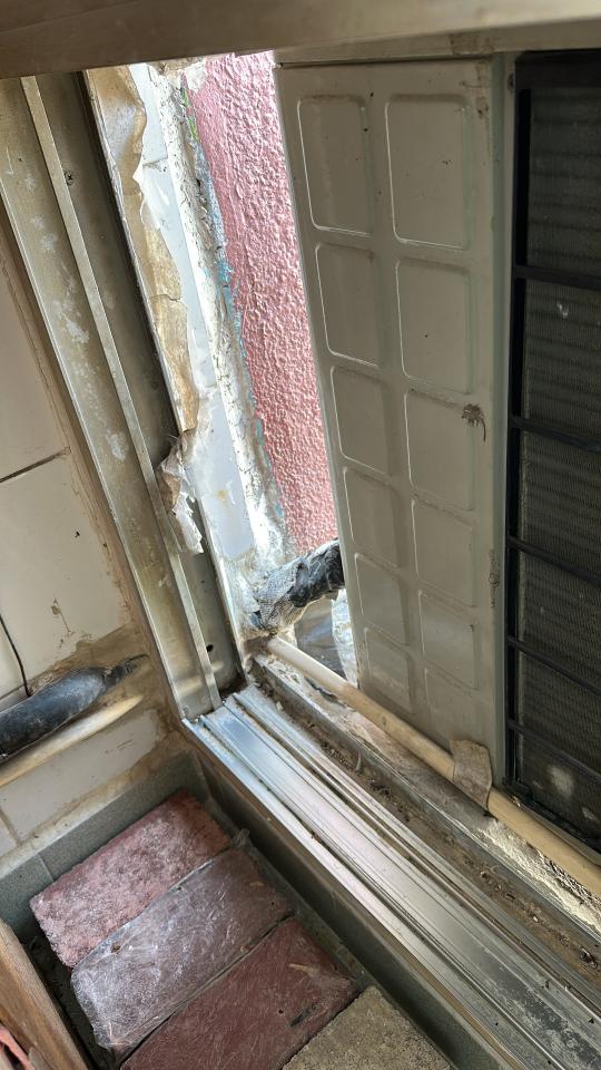 冷氣維修工作照片