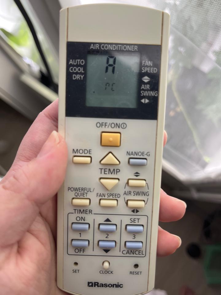 冷氣維修工作照片