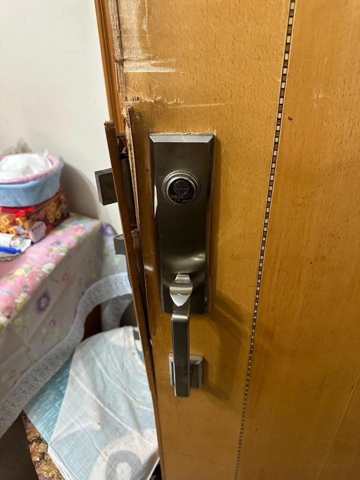大門安裝工作照片