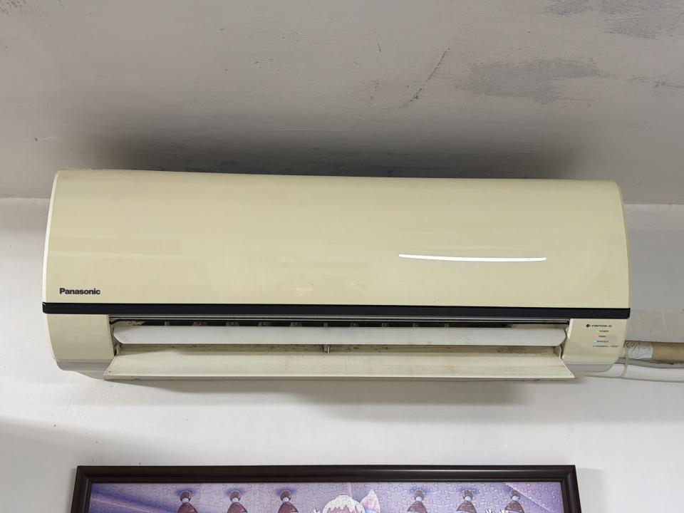 冷氣維修工作照片