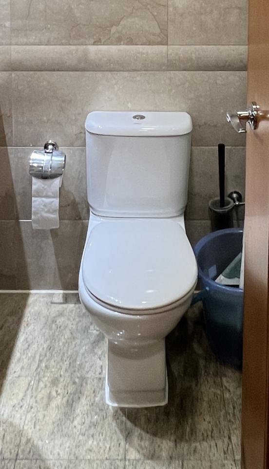 馬桶安裝工作照片