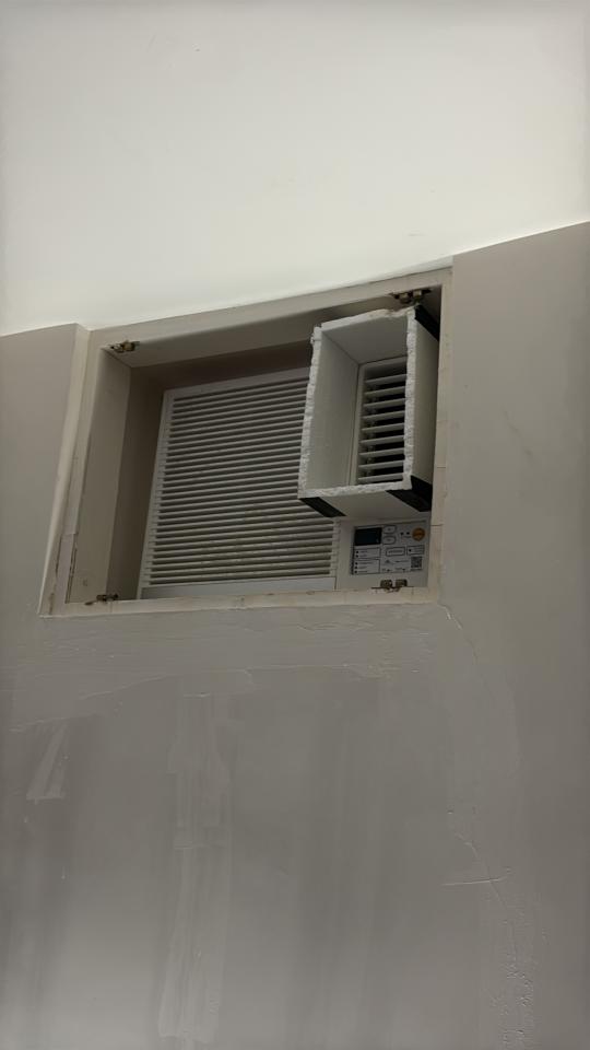 冷氣維修工作照片