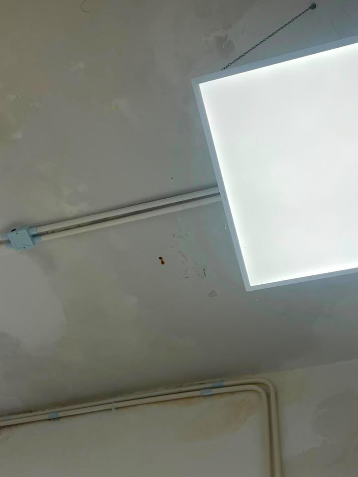天花工程工作照片