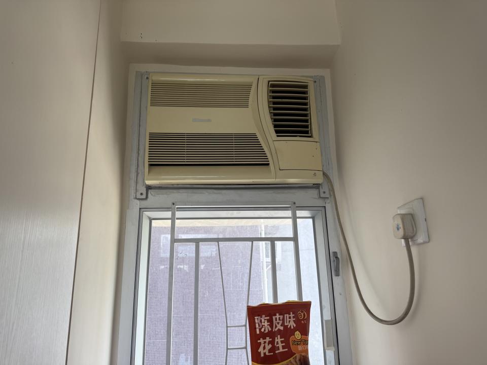 冷氣維修工作照片
