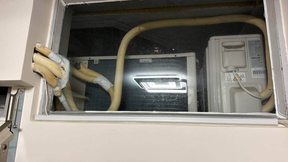 冷氣維修工作照片
