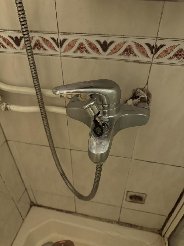 水龍頭安裝工作照片