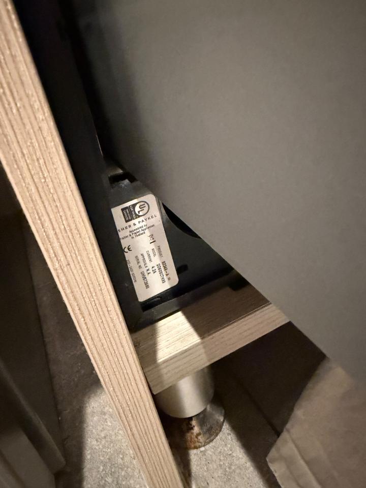 洗碗機安裝工作照片