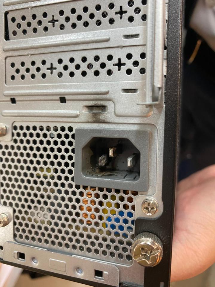電腦維修工作照片