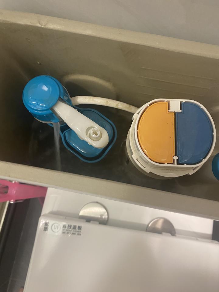 馬桶安裝工作照片