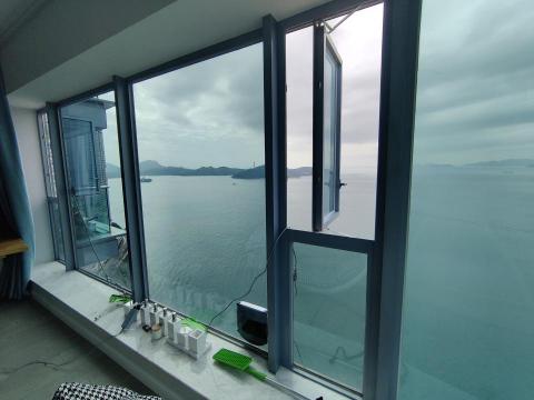 Top Service Cleaning - 專業玻璃窗 及 地氈窗簾清潔 Top Service Cleaning - 專業玻璃窗 及 地氈窗簾清潔