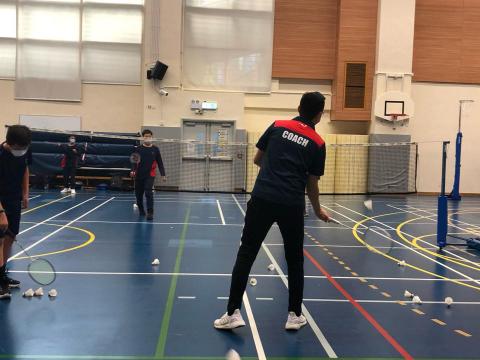 溫哥華🇨🇦國際羽毛球教練🌍🏸️何教練 - 