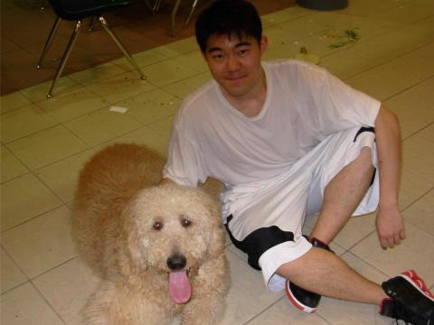 Jacky Lui - 曾替朋友照顧狗隻