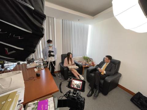 Media Xo - 香港中文大學莊太量教授現場訪問 Media Xo - 香港中文大學莊太量教授現場訪問