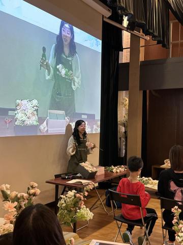 Yuko Lee - 政府舉辦的社區花藝班