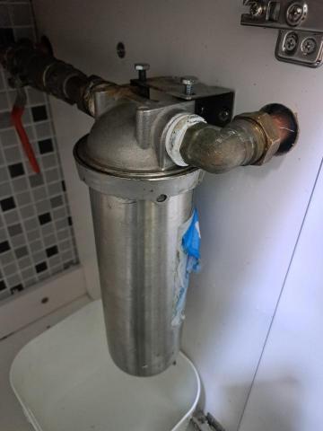 華師傅 - 維修更換濾水器