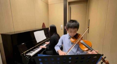 Miss Yuen -  Miss Yuen -