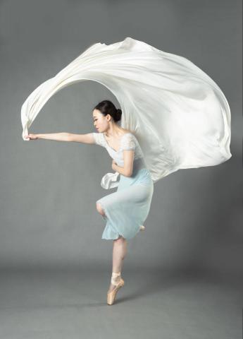 Daisy Siu - Ballet Studio Photography