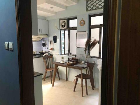 blue h. - 添加家具餐具裝飾，改牆身間隔色，走廊牆身改色