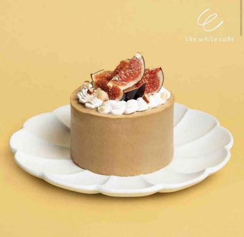 Manji So Photography - The White Cake product shoot