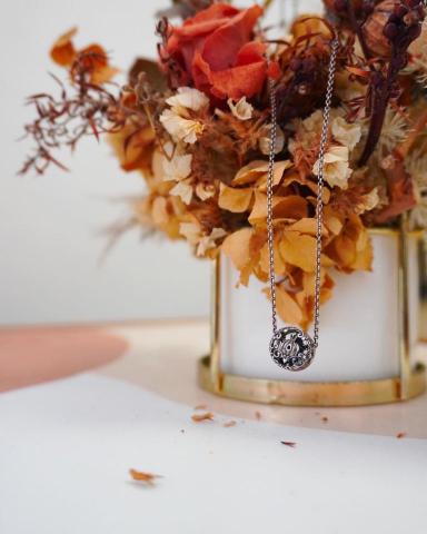 Ling - 產品攝影練習。產品攝影有助增加客戶留意產品的時間，提升銷售機率。