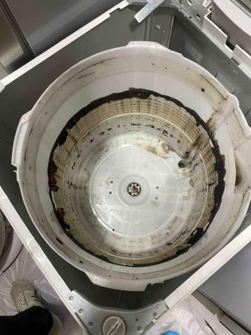 銀河冷氣工程 55404119 - 洗衣機清洗前 銀河冷氣工程 55404119 - 洗衣機清洗前