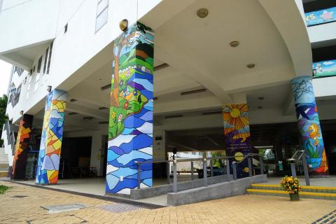 Light Up Murals - 學校壁畫 Light Up Murals - 學校壁畫