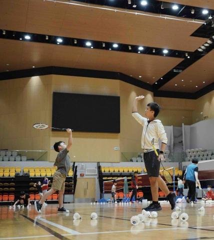 Long sir 私人羽毛球教練 -  Long sir 私人羽毛球教練 -