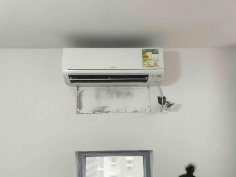 安利冷氣冷凍工程有限公司 - 窗面裝分體，完美配合裝修師傅