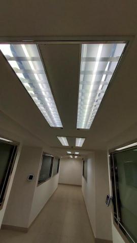 諾誠維修工程 - 更換光管及火牛