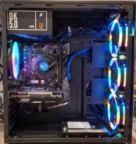 OscarComputerServices - 呢部係中階電腦,亦是我的手工。整齊,整潔。起碼啲線唔會周圍飛。 OscarComputerServices - 呢部係中階電腦,亦是我的手工。整齊,整潔。起碼啲線唔會周圍飛。