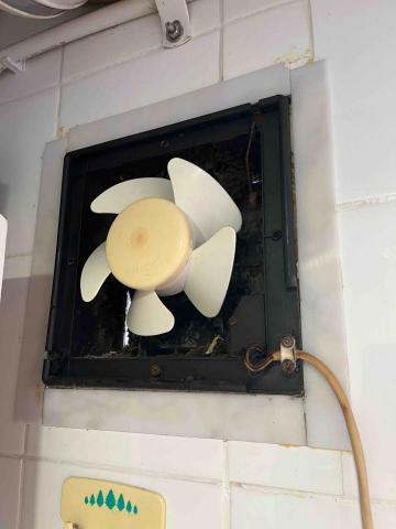 韓江貿易工程有限公司 - 更換抽氣扇