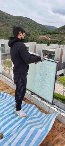 Jeffery；耀達玻璃工程（Lumida glas - 更換玻璃欄河