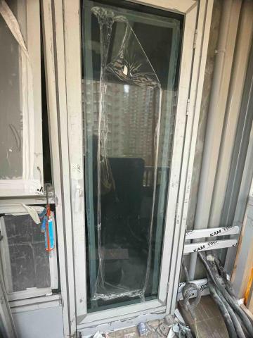 Jeffery；耀達玻璃工程（Lumida glas - 安裝住宅玻璃門連唧玻璃膠